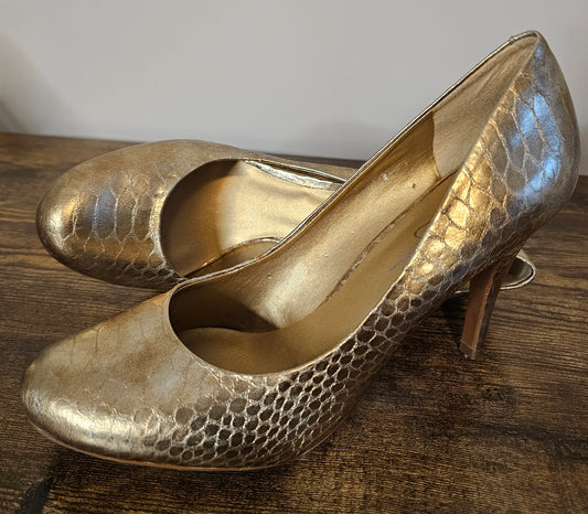 Jessica Simpson Metallic Gold Snakeskin-Embossed Pumps | Size 10