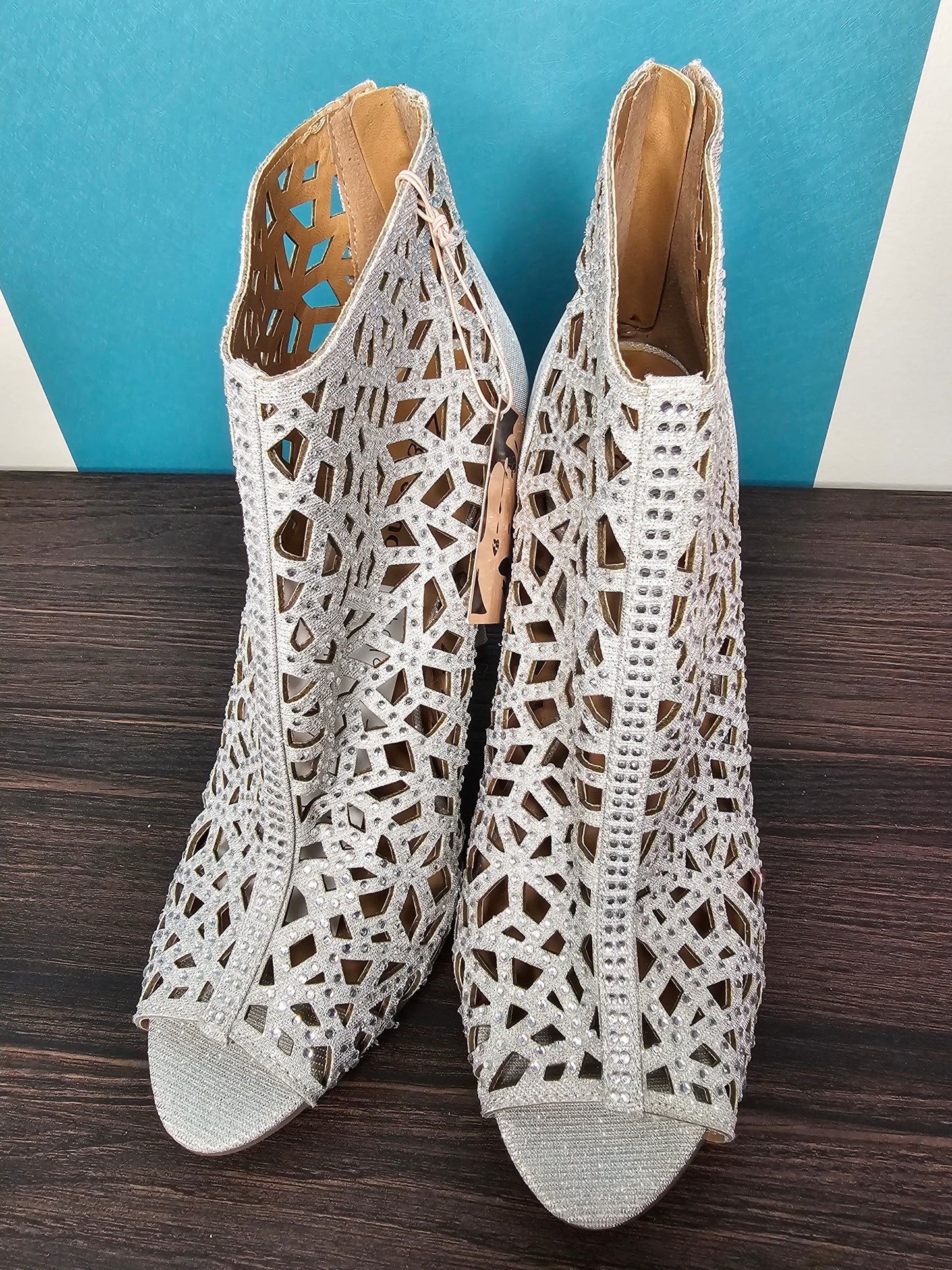 Zigi Soho Drift Caged Peep Toe Rhinestone Ankle Booties | Size 9