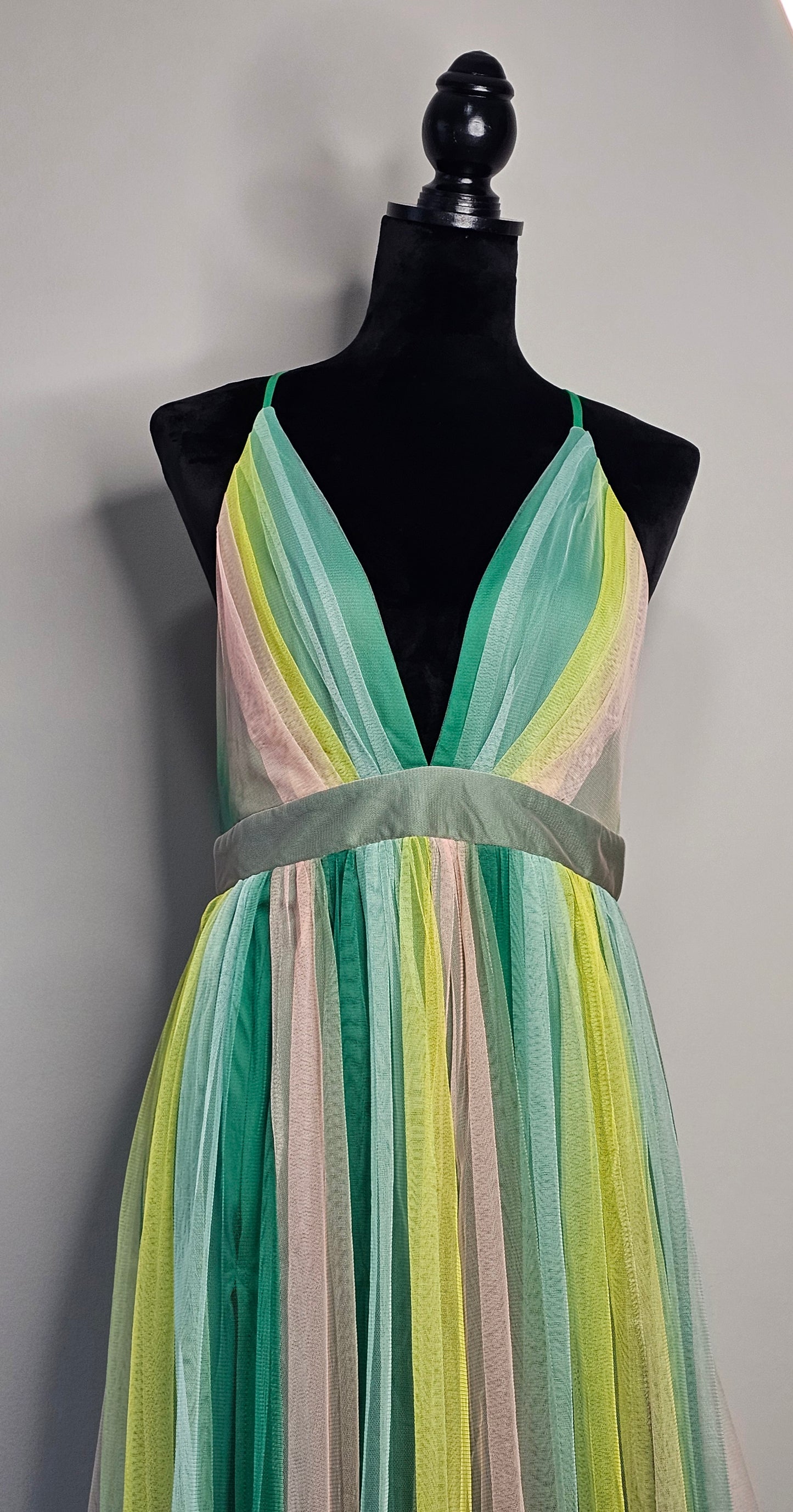 Luxxel Pastel Tulle Maxi Statement Dress | Size Medium