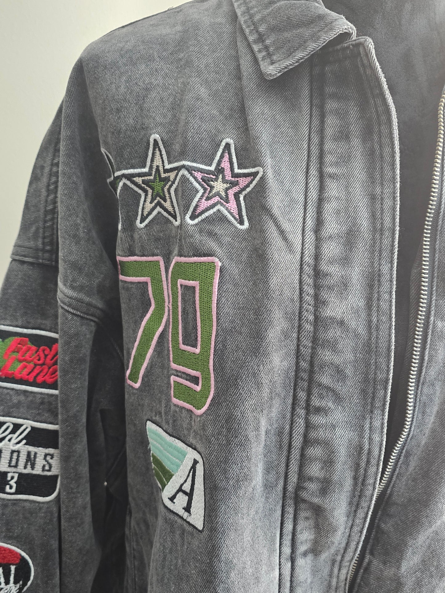 AKIRA Roses Are Red Embroidered Denim Bomber Jacket – Size XLarge