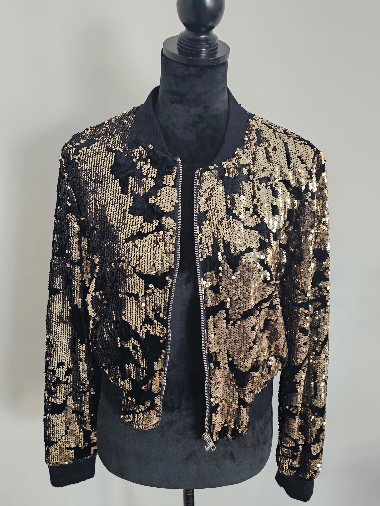 Forever 21 Black & Gold Sequin Bomber Jacket |Size Medium