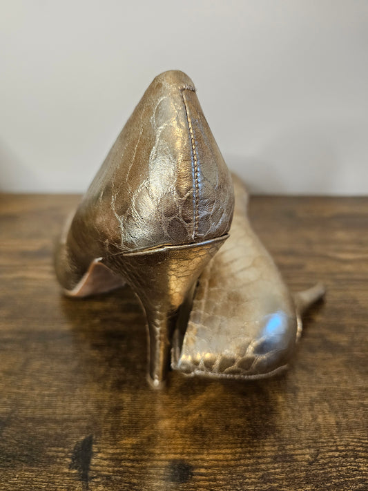 Jessica Simpson Metallic Gold Snakeskin-Embossed Pumps | Size 10