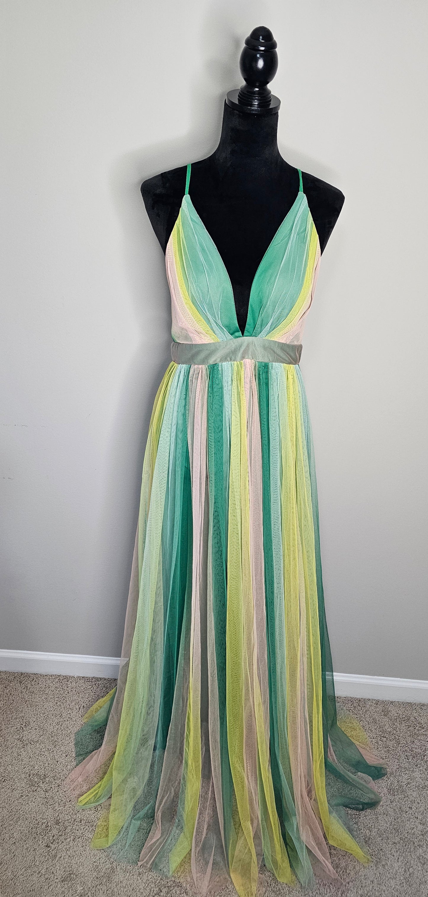 Luxxel Pastel Tulle Maxi Statement Dress | Size Medium