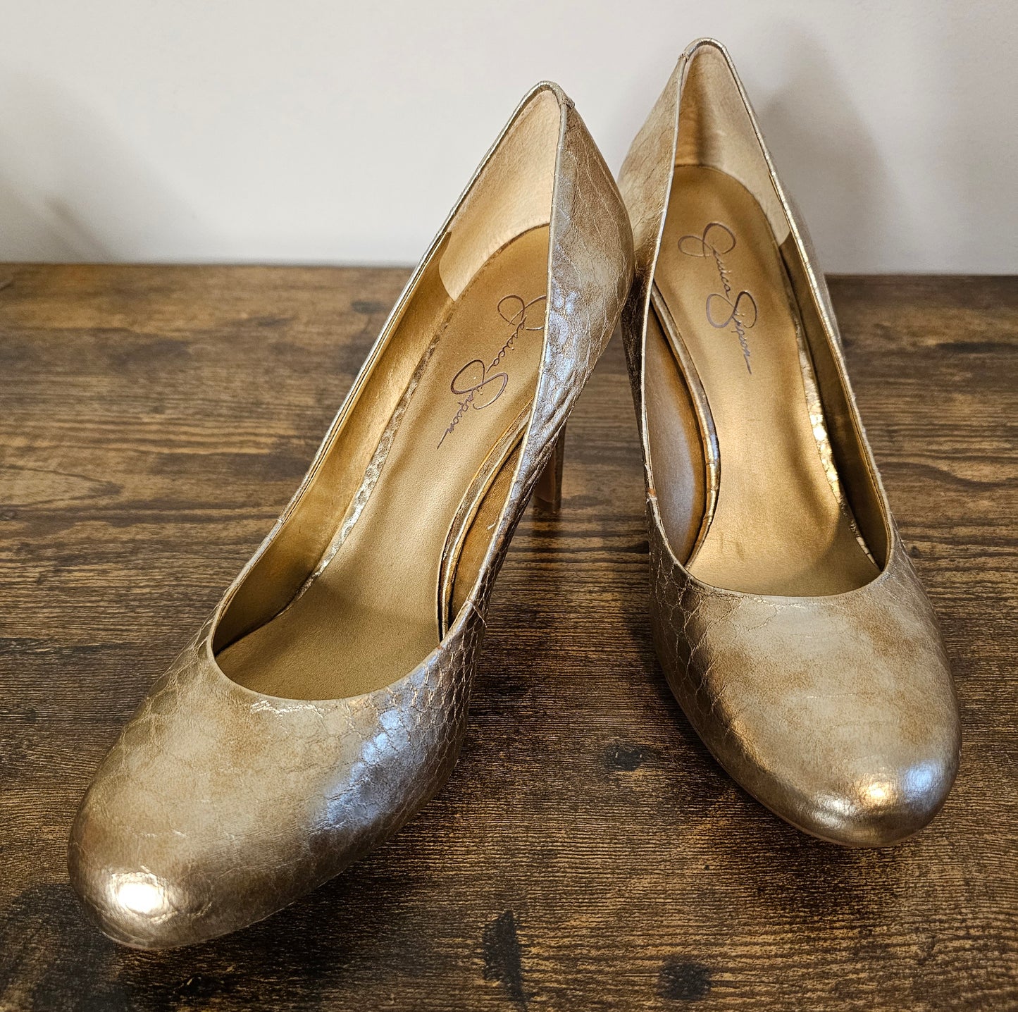 Jessica Simpson Metallic Gold Snakeskin-Embossed Pumps | Size 10