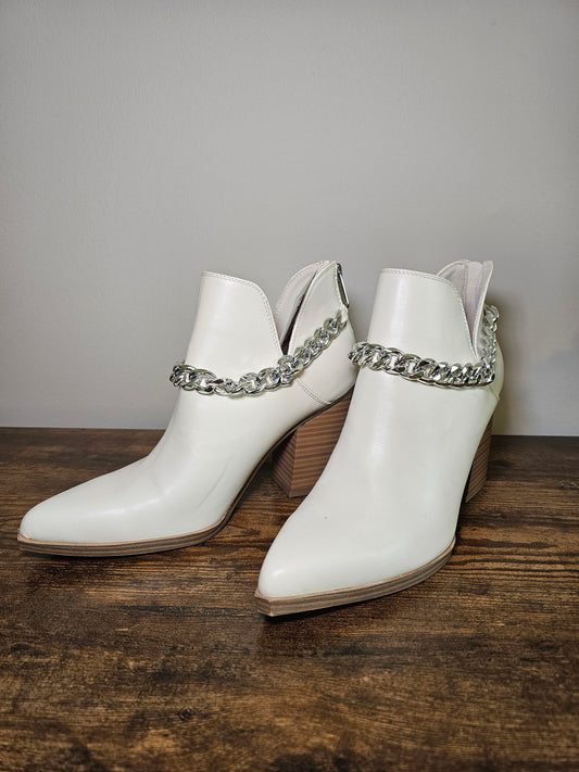Indigo Rd Ivory Chain Detail Ankle Boots Size 9.5 | Block Heel Booties