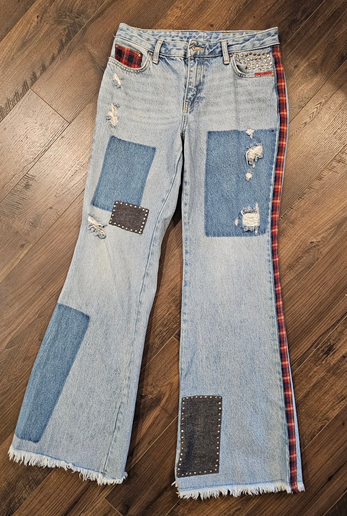 Free People Patchwork Distressed Wide Leg Jeans 28 Waist Studded Plaid Trim Raw Hem Size Small